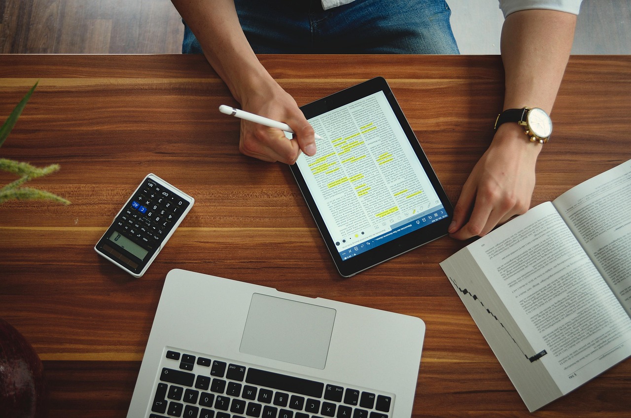 erfahren sie alles wissenswerte rund um das thema homeoffice: tipps zur einrichtung, produktivität, rechtliche aspekte und wie sie erfolgreich von zu hause aus arbeiten können. perfekt für einsteiger und profis!